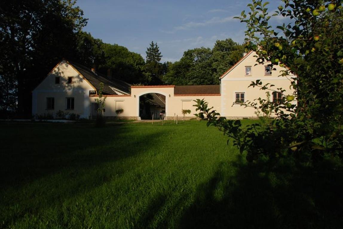Hotel Veverci Dvur Rosec Exterior foto