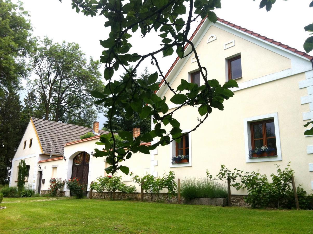 Hotel Veverci Dvur Rosec Exterior foto