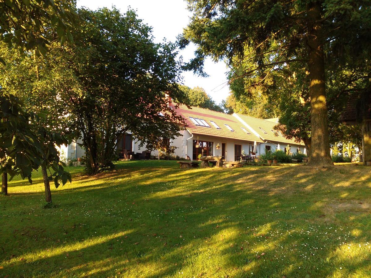 Hotel Veverci Dvur Rosec Exterior foto